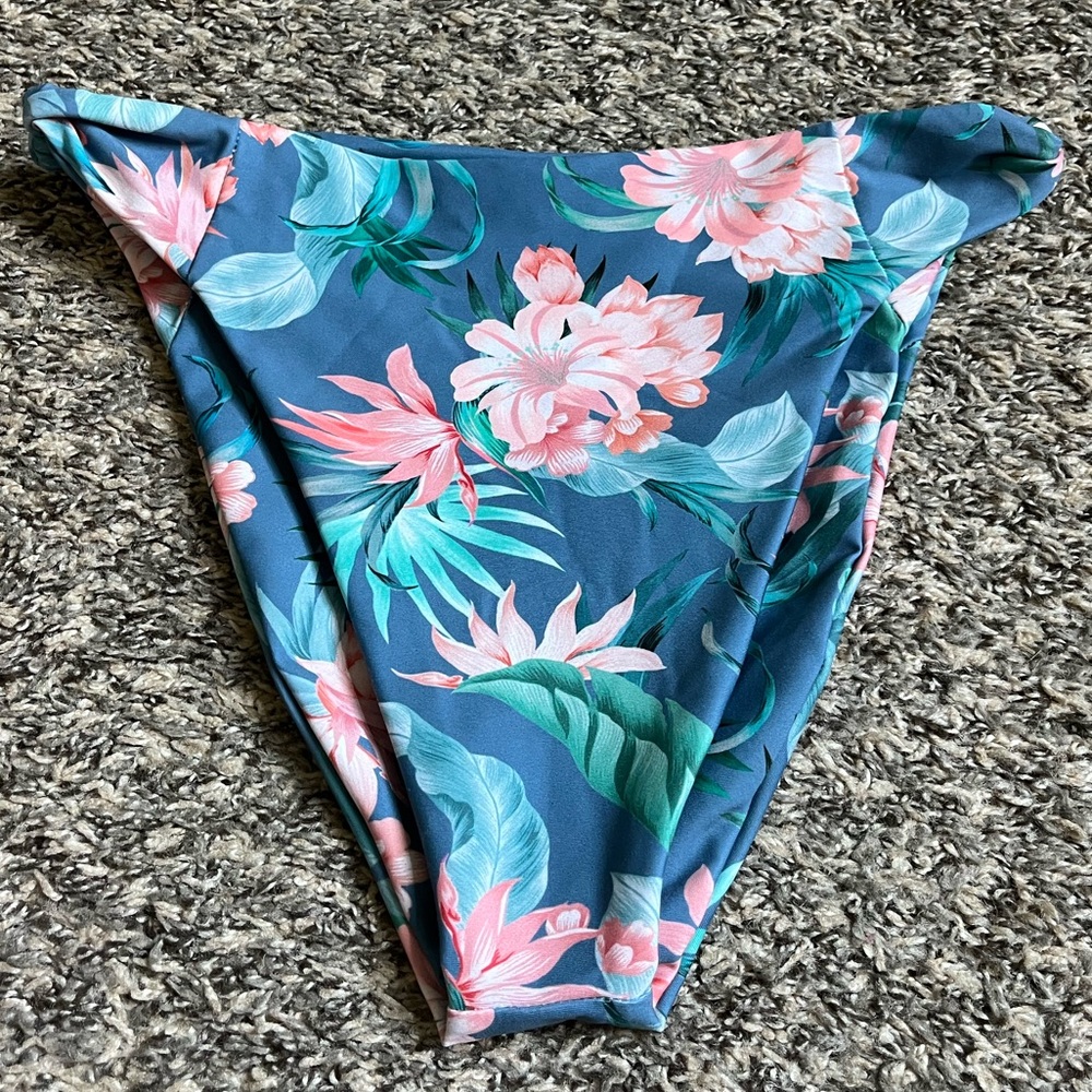 Skatie Salty High Waisted Bikini Bottoms size Small